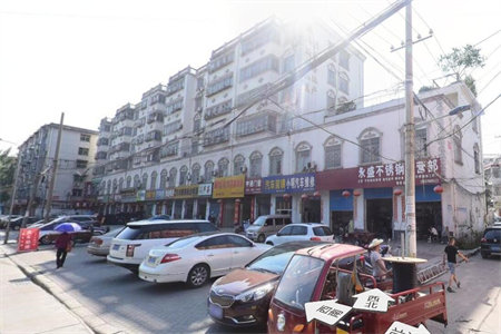 港基东原华府3室2厅2卫115m2精装修带储藏室有证可分期